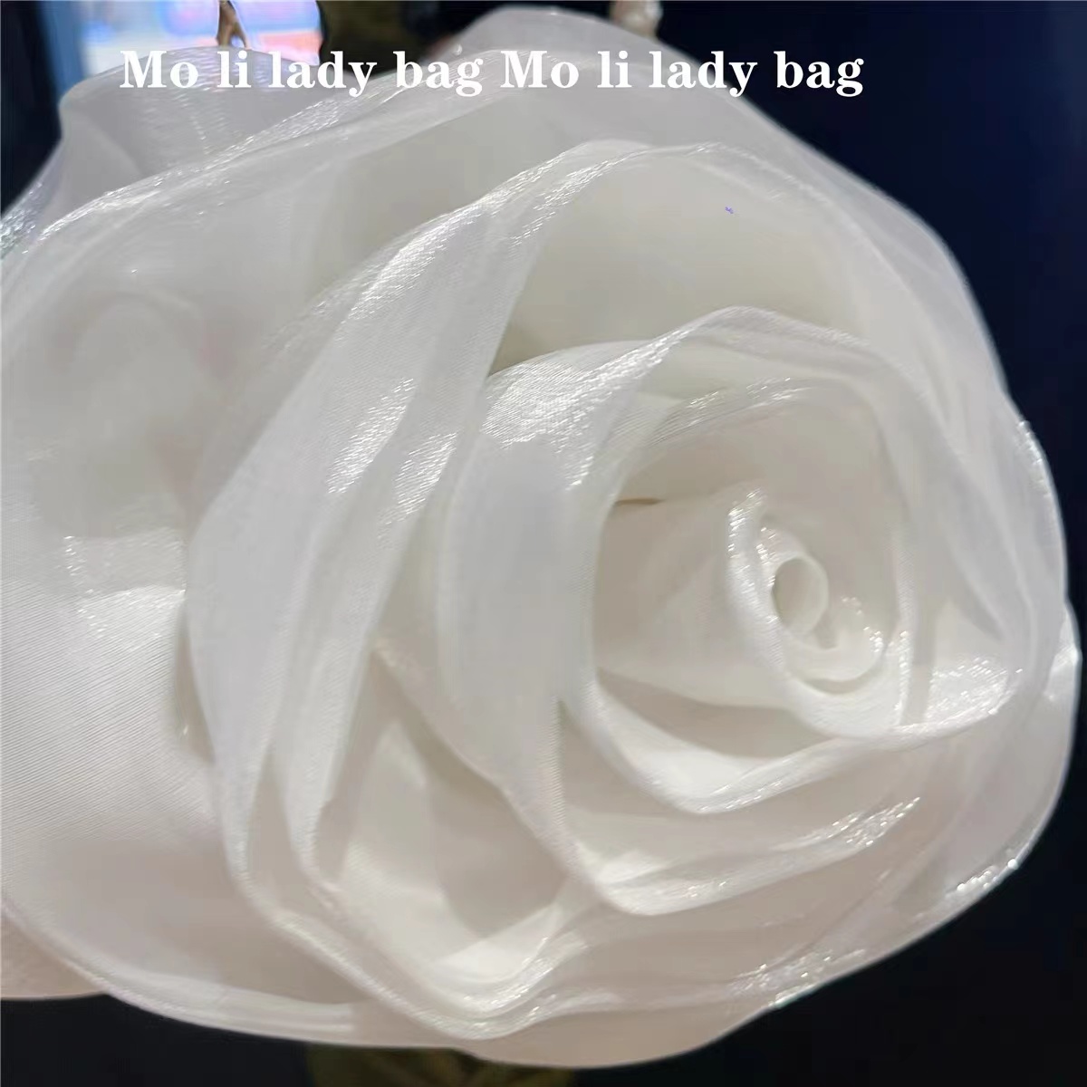Bolso de mano Floral de satén  - Interior Design Elegant reseña y precio