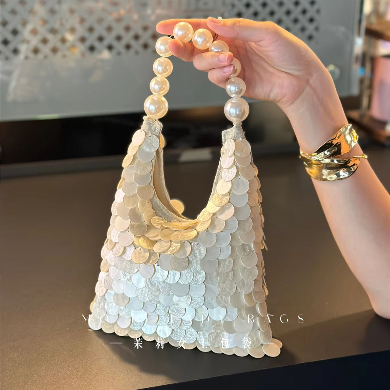 Bolso de Mano para Mujer con L - Interior Design Elegant reseña y precio