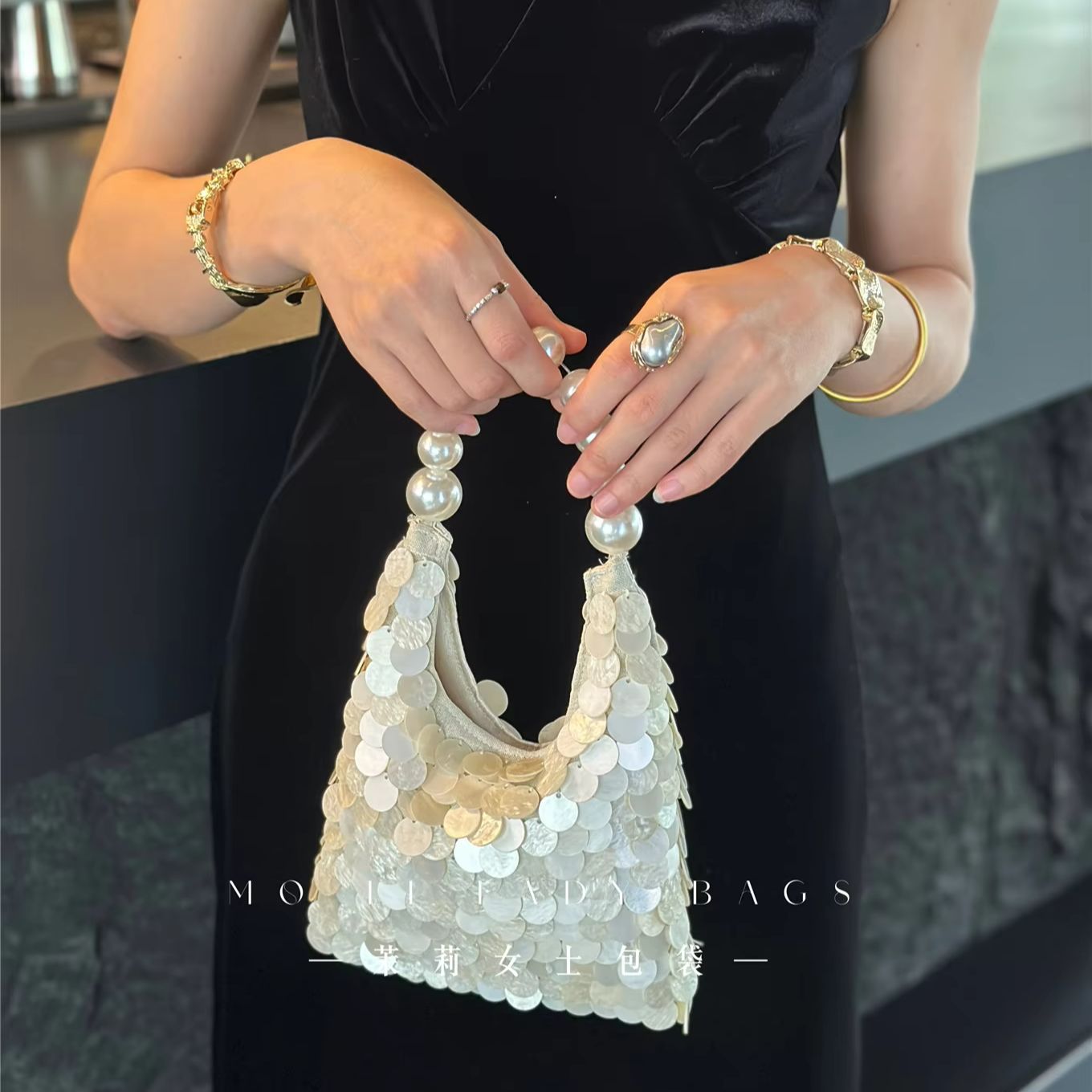 Bolso de Mano para Mujer con L - Interior Design Elegant reseña y precio